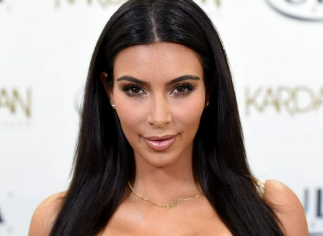 كيم كارداشيان تعلن عن بيع أغراض حمامها الخاص بسعر مغري